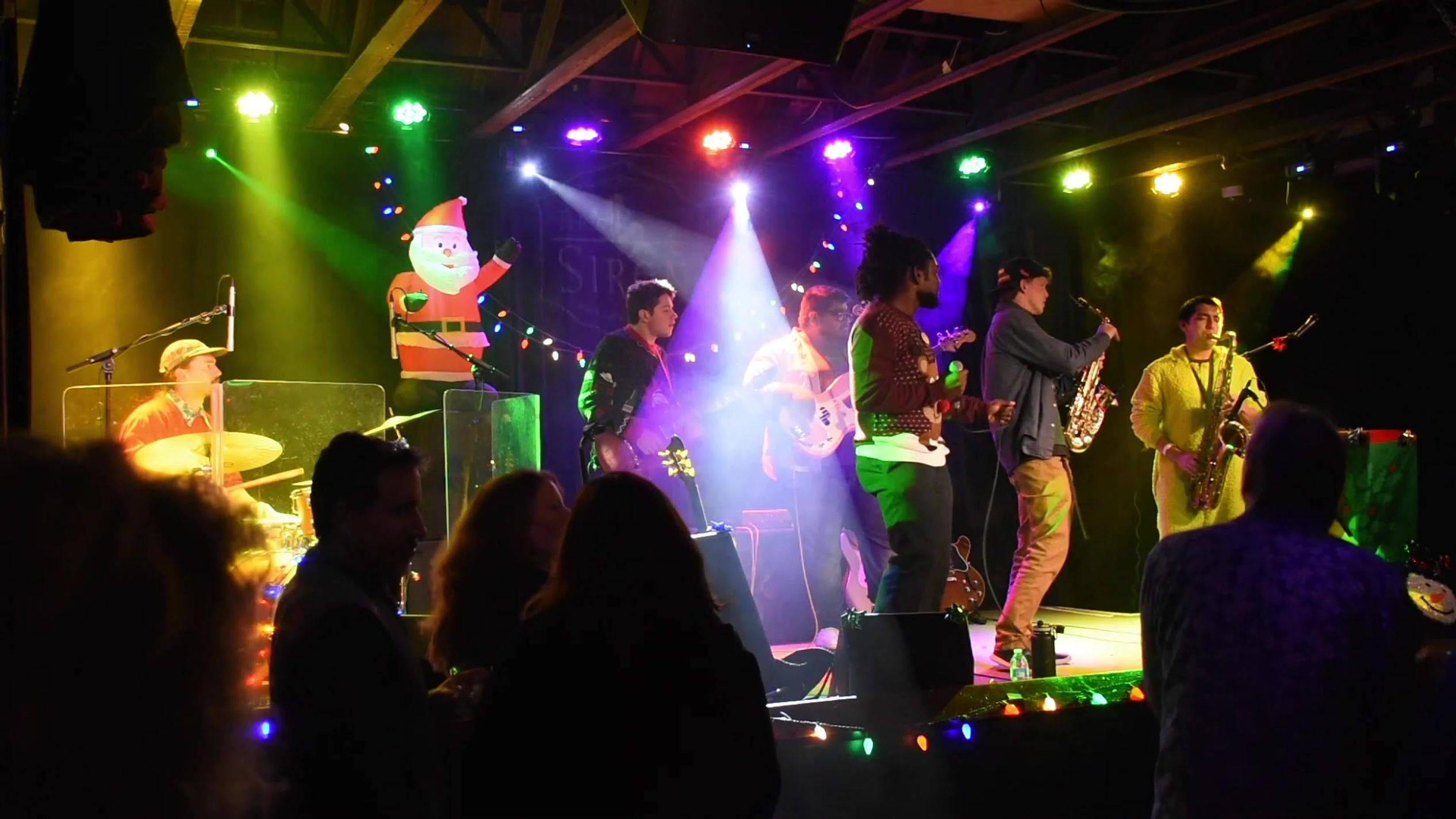 Silk Ocean cover "I Feel Good" Live at the Siren